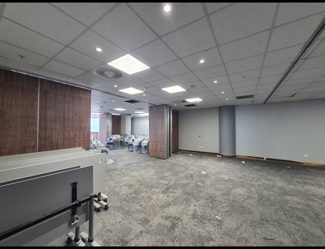 423M² OFFICE TO LET IN SANDTON CENTRAL